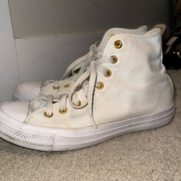 Gently Used - Converse All-Star High Tops - Size 9.5 - Picture 10 of 16